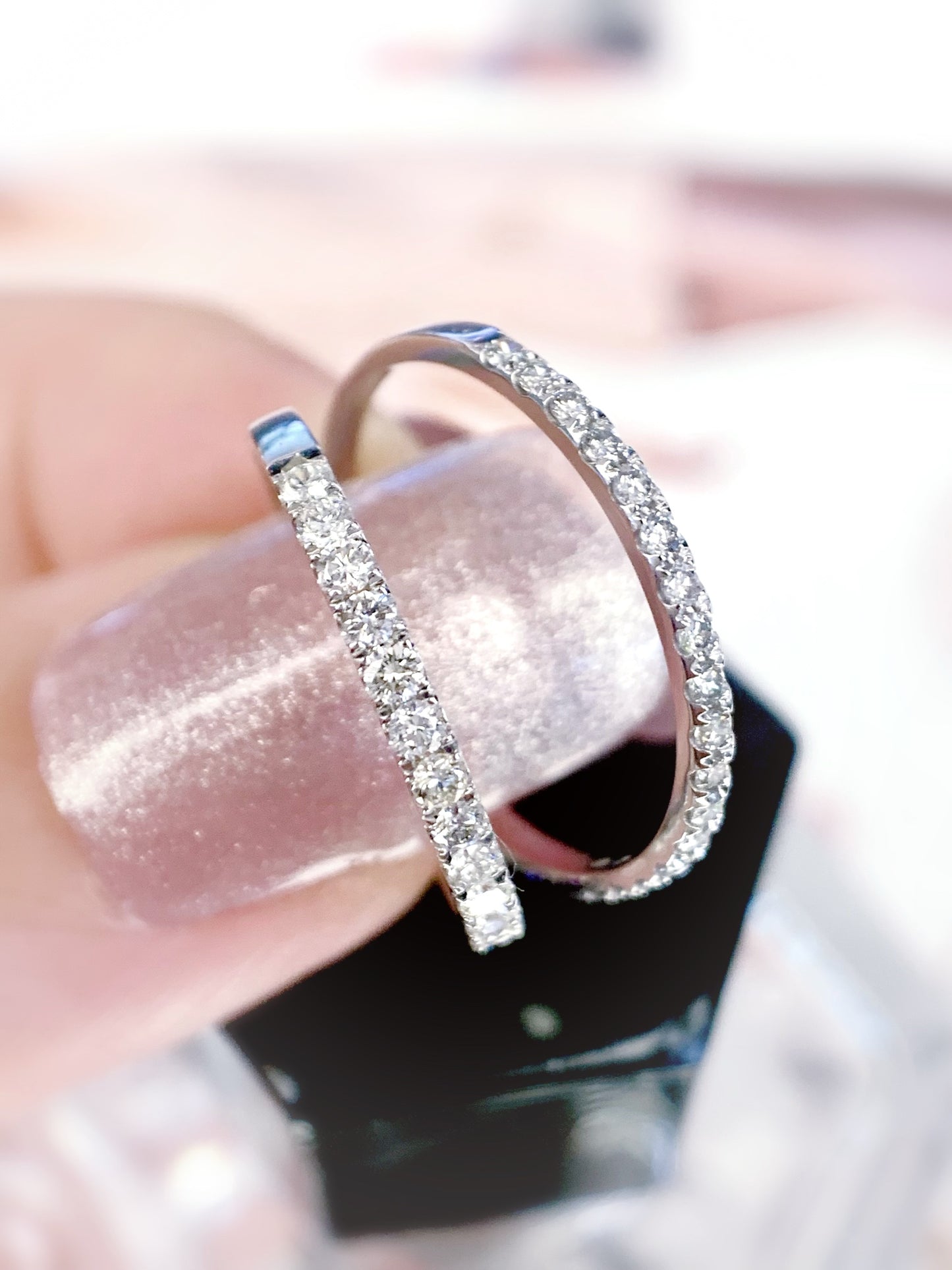 Memoire Zirkonia Ring mit 17 Zirkonia Diamanten