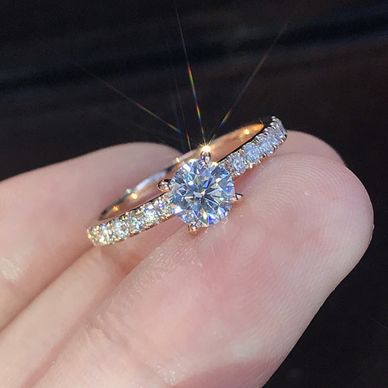 Modischer Ring mit Zirkonia Diamanten besetzt